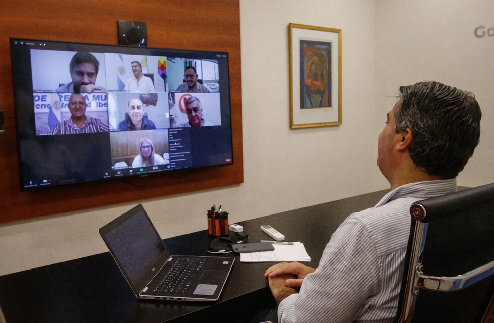 Covid-19: Capitanich coordinó acciones con intendentes del sudoeste para paliar el aumento de casos