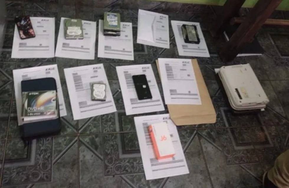 Operativo por presunto material de abuso infantil en Alem: secuestran equipos electrónicos en una vivienda y una escuela
