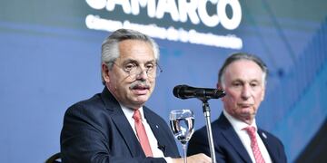 Alberto Fernández encara una agenda que busca dar respuesta a los reclamos de reforzar los salarios que le hizo Cristina Kirchner.