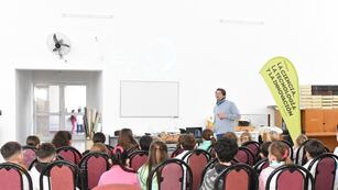 La Agenda de la Ciencia y la Tecnología llegó a la escuela Pizzurno