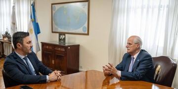 Luis Petri y Jorge Taiana, reunión de transición.