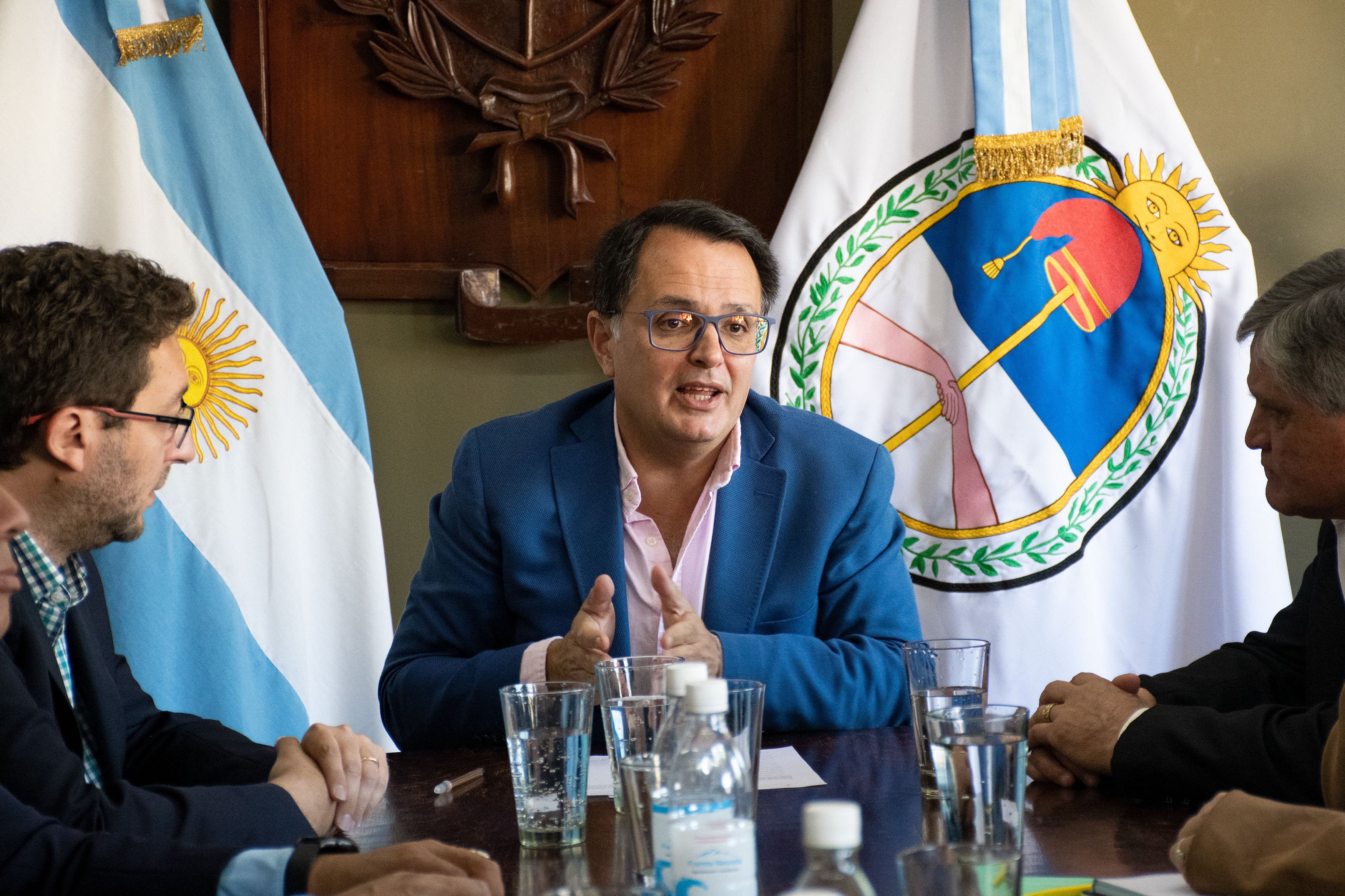 “Trabajamos en el pliego que fue remitido por el Ejecutivo Municipal, a fin de avanzar en el proceso de licitación del transporte público de pasajeros por colectivos, en el ámbito de la ciudad de San Salvador de Jujuy", dijo el presidente del Concejo Deliberante, Lisandro Aguiar.