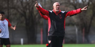 Daniel Oldrá se pone al frente del trabajo de Instituto para el inicio de la pretemporda.