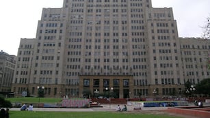 Investigan la muerte de un estudiante de 30 años que cayó al vacío en la Facultad de Medicina de la UBA