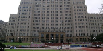 Investigan la muerte de un estudiante de 30 años que cayó al vacío en la Facultad de Medicina de la UBA