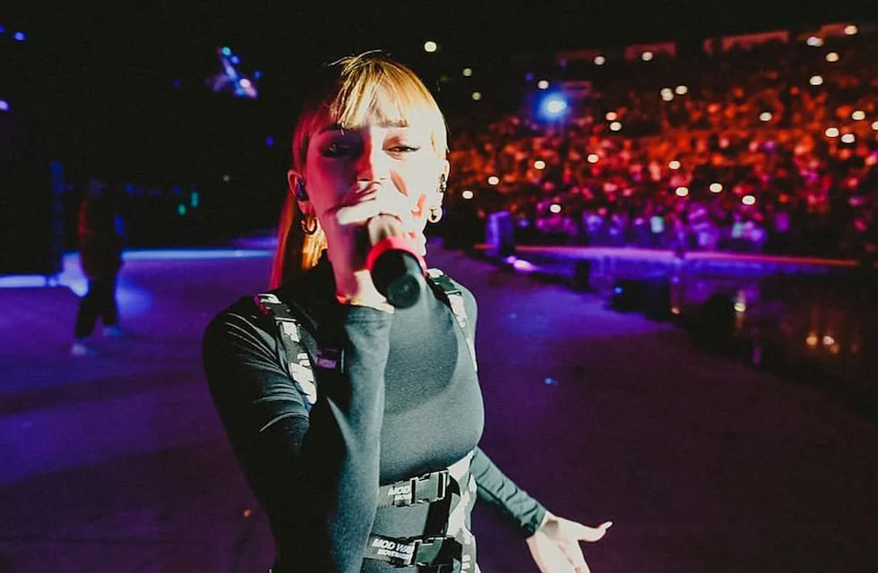 Nicki Nicole se emocionó durante su show en Coachella 2022