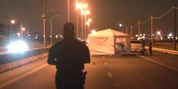 La joven de 17 años que falleció ayer en el Acceso Sur, aparentemente se habría suicidado