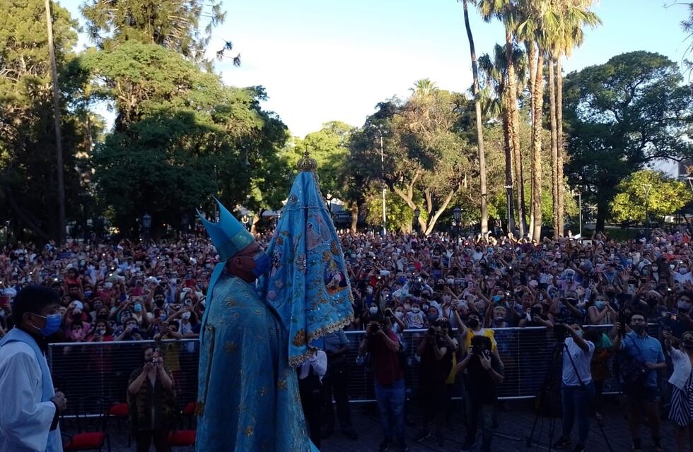 Ante una multitud se realizó la solemne bajada de la Virgen del Valle