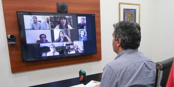 El encuentro sirvió para "analizar la evolución de los indicadores sanitarios COVID-19" explicó Capitanich.