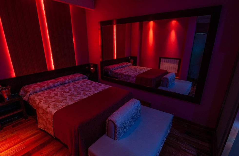 Se olvidó $100.000 en un hotel alojamiento, los fue a buscar y sorprendió lo que pasó