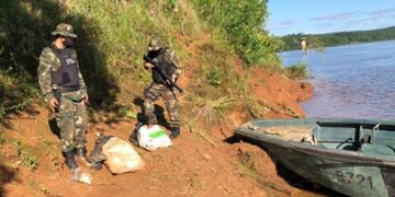 Prefectura Naval Argentina decomisó marihuana en Puerto Iguazú.