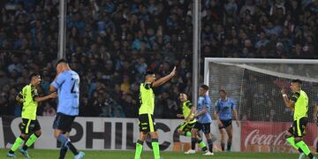 Belgrano se enfrenta a Barracas Central por la fecha 23 de la Liga Profesional en el Gigante de Alberdi. (Facundo Luque / La Voz)