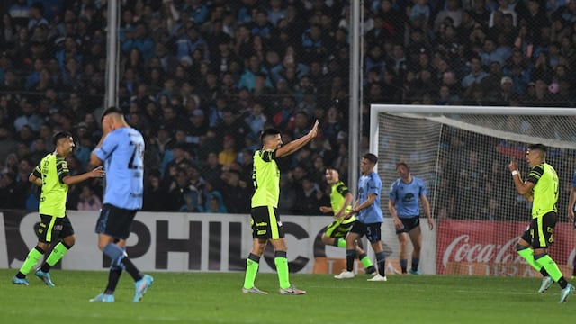 Belgrano se enfrenta a Barracas Central por la fecha 23 de la Liga Profesional en el Gigante de Alberdi. (Facundo Luque / La Voz)