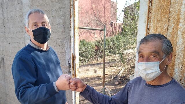 Reconstruyen casa de vecino de San Antonio que fue arrasada por el fuego en junio. (Foto: Facebook / Municipalidad de San Antonio de Arredondo).
