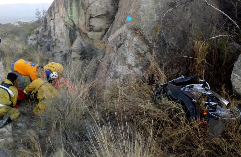 Fuertes lesiones de un motociclista en un accidente sobre la Cuesta del Cura