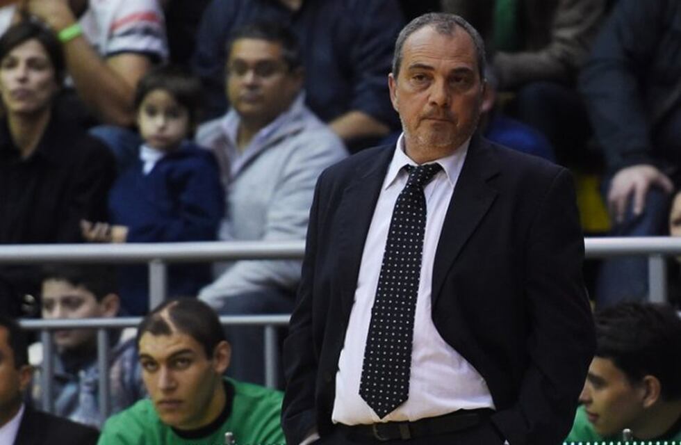 En medio de su crisis deportiva, Atenas volvió a cambiar de entrenador