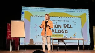 Por efecto de un convenio celebrado el año pasado con la empresa Remax, el Club de Emprendedores de Jujuy contó con la presencia de la reconocida conferencista internacional Sofía Stamateas, en ocasión de celebrar el tercer aniversario de la entidad.