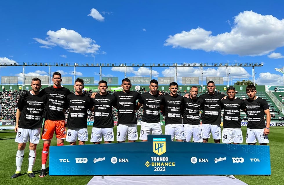 “Fue represión”: qué dice la remera de Gimnasia con la que los jugadores repudiaron los incidentes