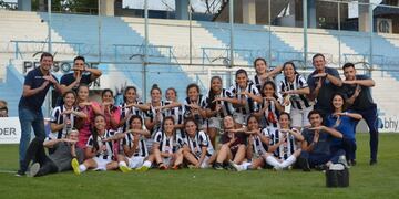Las chicas de Talleres golearon y dan pelea por el acenso en la Primera C.