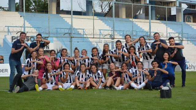 Las chicas de Talleres golearon y dan pelea por el acenso en la Primera C.