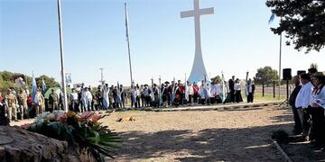 Monumento a los Veteranos de Malvinas en la rotonda del Cristo en San Rafael. Imagen de archivo