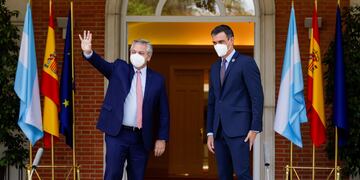 El presidente Alberto Fernández brindó una conferencia de prensa junto a Pedro Sánchez, su par español.