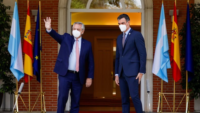 El presidente Alberto Fernández brindó una conferencia de prensa junto a Pedro Sánchez, su par español.