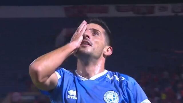 Pablo Chavarría y festejo por partida doble para Belgrano ante el Inter, por Copa Sudamericana (La Voz archivo).