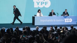 Alberto Fernández 
Cristina Fernández De Kirchner
Pablo Gonzalez
YPF 100 AÑOS
Foto Federico Lopez Claro