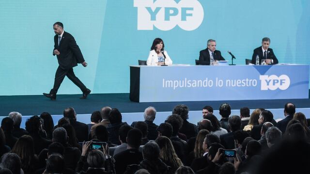 Alberto Fernández 
Cristina Fernández De Kirchner
Pablo Gonzalez
YPF 100 AÑOS
Foto Federico Lopez Claro