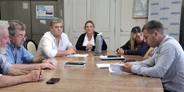Reunión de la Comisión de Legislación por el edificio de Cresta