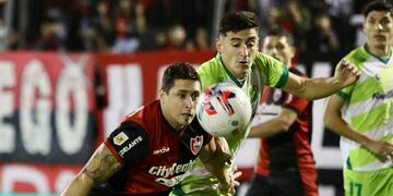 Armando Méndez fue titular nuevamente en el equipo rojinegro.