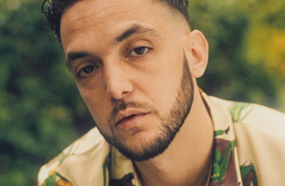 La extravagante marca de ropa de C. Tangana que vistió a Ibai y está inspirada en Wes Anderson: cuánto cuestan las prendas