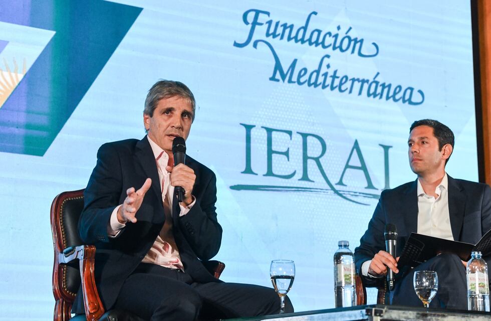 Luis Caputo: “La sociedad está aguantando, aprovechémoslo”