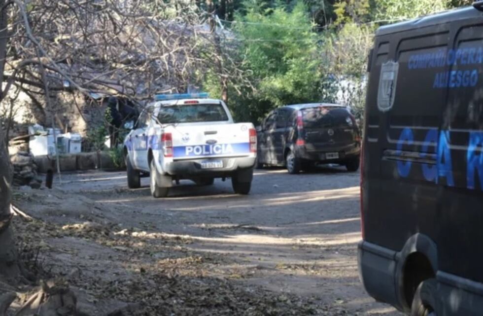 Dos detenidos con drogas en La Toma