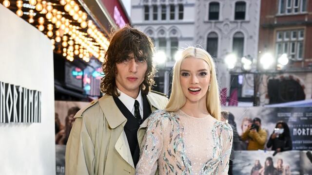 Anya Taylor-Joy y Malcolm McRae