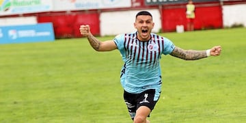 Giuliano Cerato es un lateral derecho oriundo de Río Cuarto que llegaría  la Gloria. Jugó en Vélez y UAI Urquiza. (Prensa UAI Urquiza).