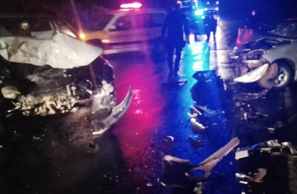 Tres heridos en un choque frontal en Eldorado