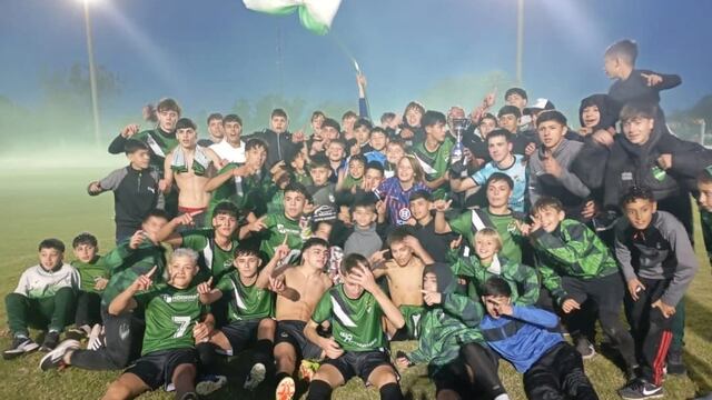Fútbol Inferiores del Cultural Arroyito ganó la Copa de Oro en el Apertura de la Oeste