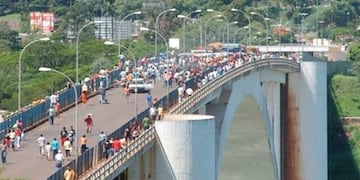 Tensiones en la Triple Frontera por el uso del Puente de la Integración y el tránsito internacional.