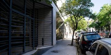 Así quedó la entrada al edificio de AGEA - Clarín