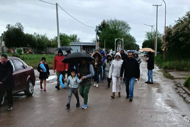 Bajo la lluvia y con mucha Fe, se realizó la 37º Peregrinación a Villa Arias