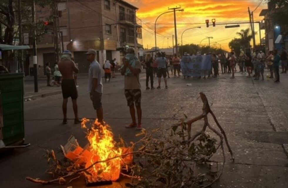 Vecinos de Empalme Graneros marcharon por Máximo Jerez con los rostros tapados por miedo a represalias