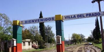 Investigan la muerte de un hombre de 81 años y las graves heridas de su esposa.