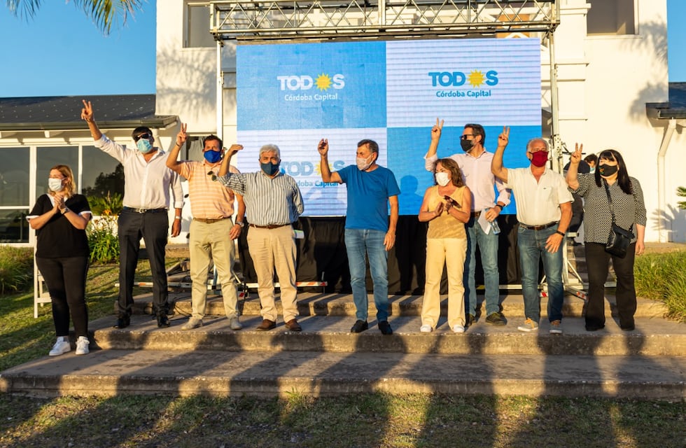 Referentes y dirigentes K presentaron el Frente de Todos en Córdoba capital