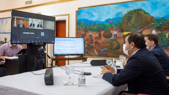 Puerto Iguazú: se firmó un convenio para la reactivación económica