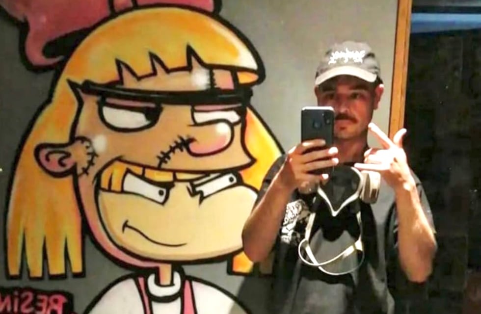 Resin Filtro, el artista que hace los murales de “Oye, Arnold”, fue reconocido por el creador del dibujo