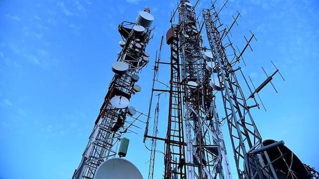 La Justicia suspendió el DNU que había declarado a las telecomunicaciones servicio público y congelaba las tarifas.