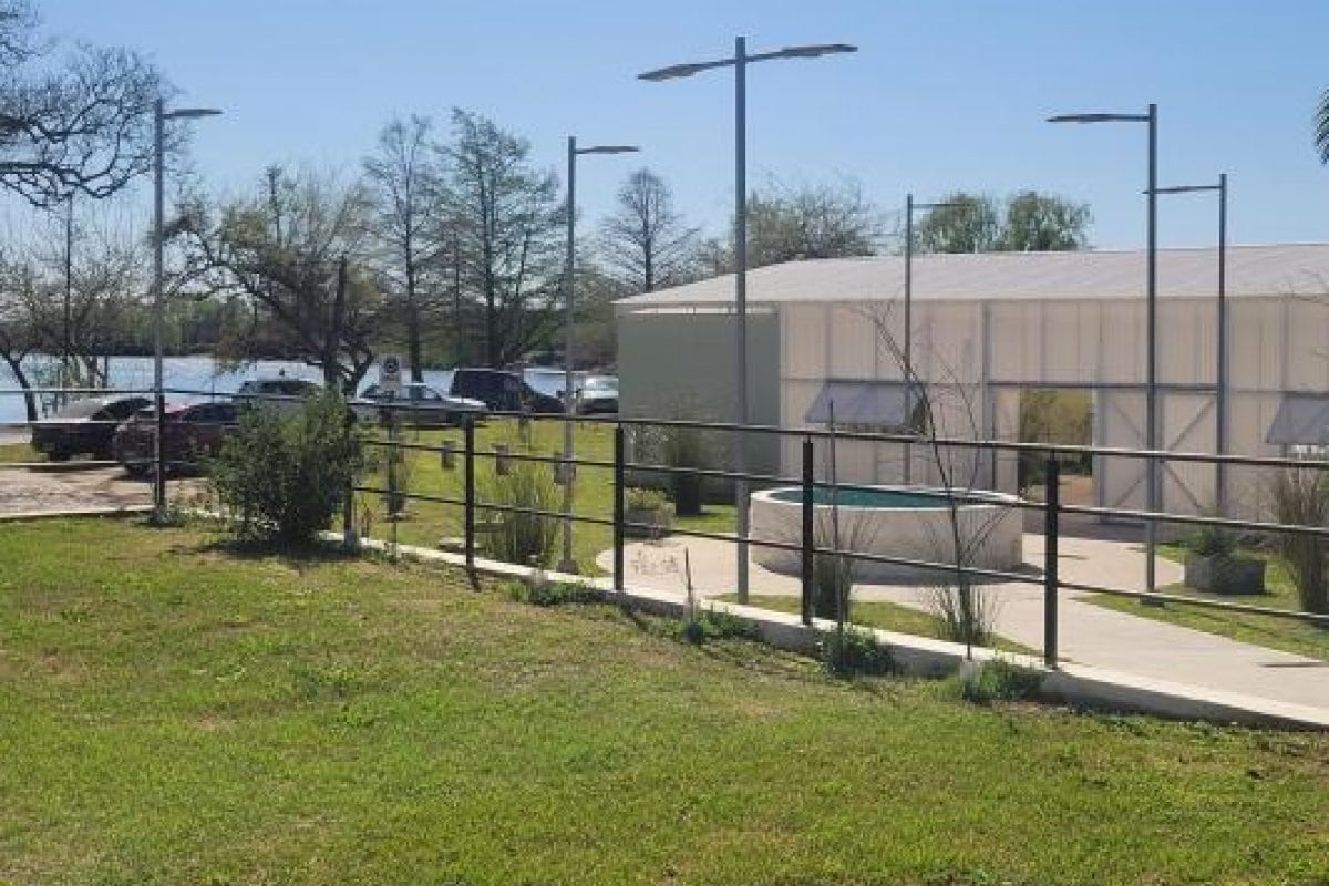 Paisajes naturales, senderos, museos.