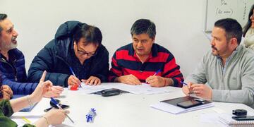 Gobierno acordó con el escalafón seco una nueva recomposición salarial